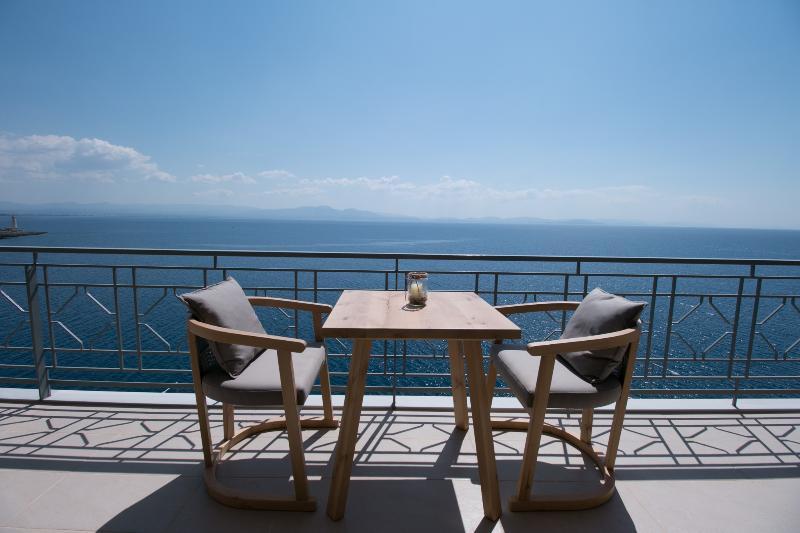 Infinity Hotel Gytheio Extérieur photo